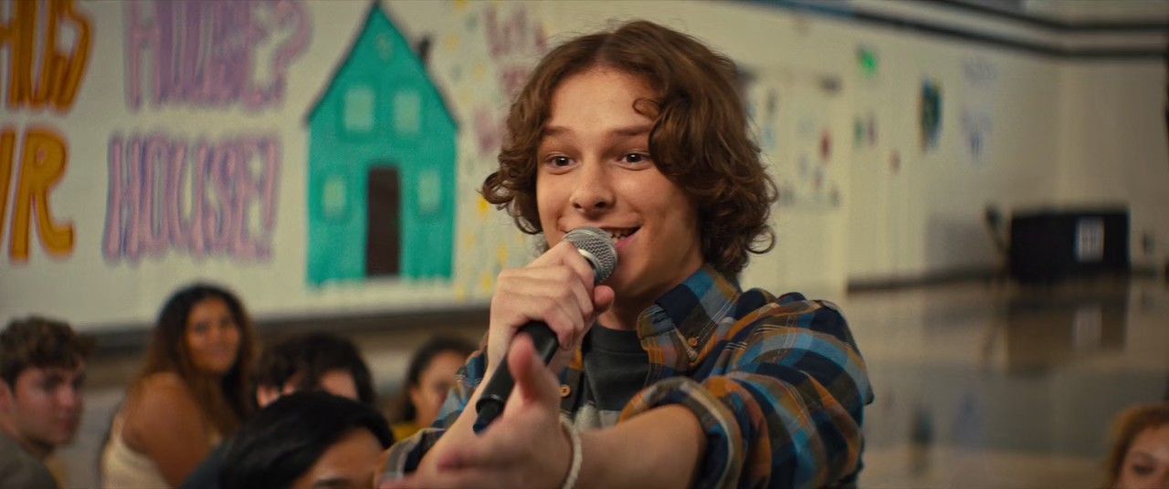 Incoming (2024) WEBRip Hindi + English 720p 10bit HEVC HE-AAC 5.1 ESub.mkv.0006